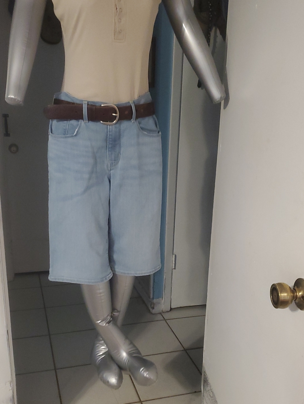 Light Blue Men’s Denim Bermuda Shorts Belt Not Included.